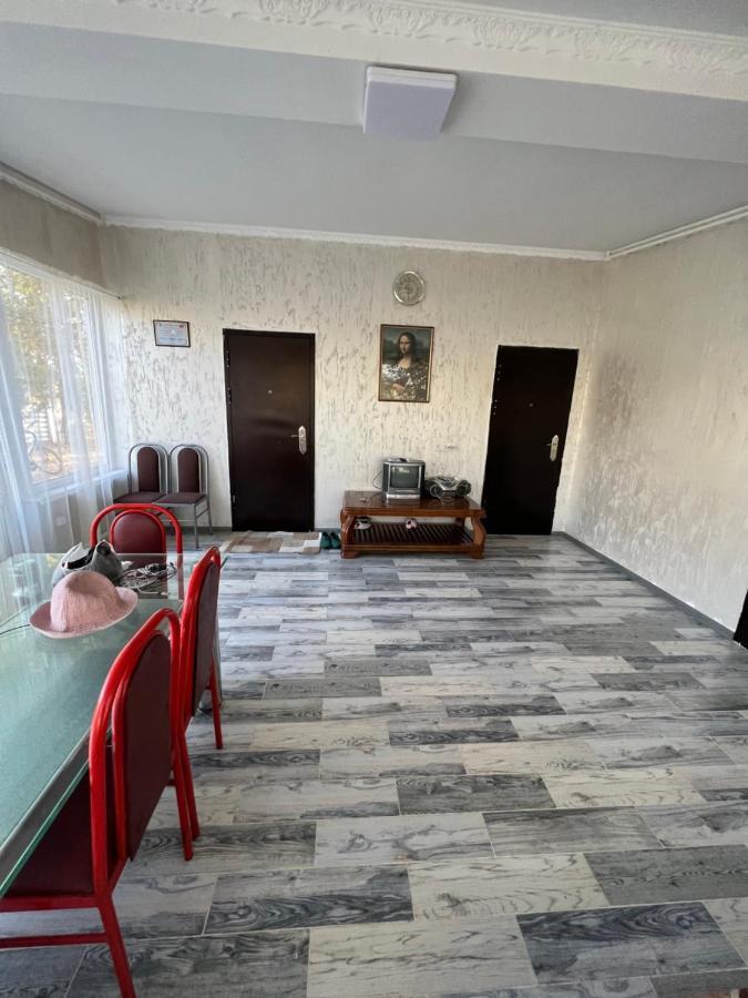 Чистые Пруды Bishkek Ngoại thất bức ảnh